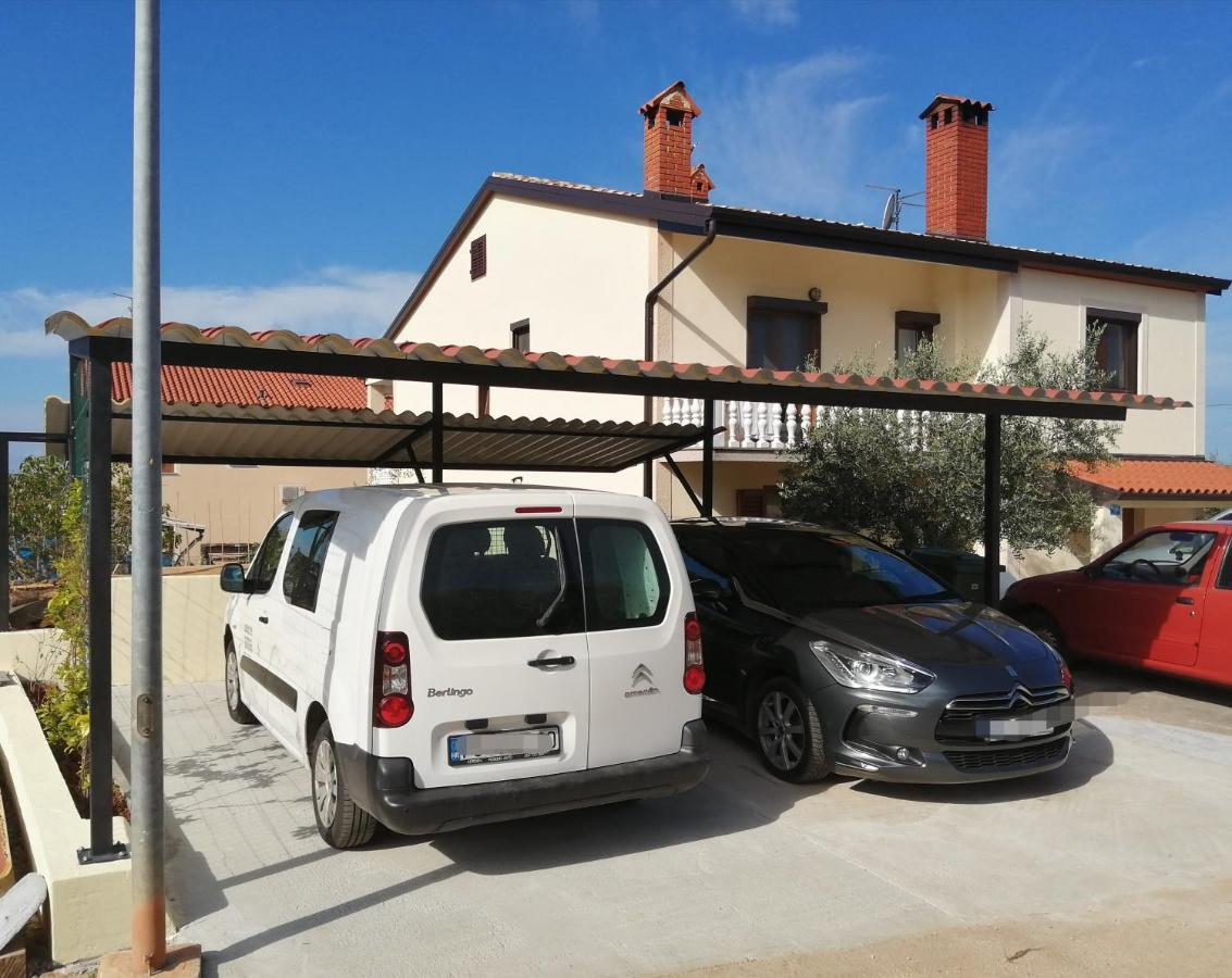 Apartment Kris Umag Kültér fotó