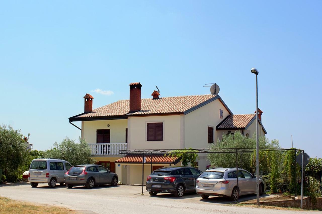 Apartment Kris Umag Kültér fotó